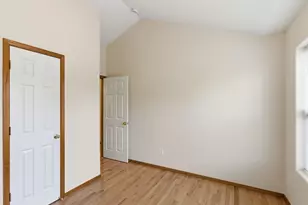 9606 N Clarendon Ave, Portland, OR 97203 - Photo 28