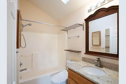 9606 N Clarendon Ave, Portland, OR 97203 - Photo 32