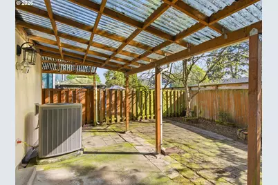 9606 N Clarendon Ave, Portland, OR 97203 - Photo 36