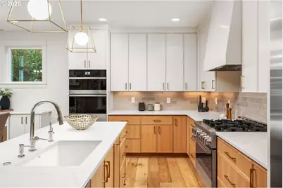 8937 NW Lovejoy St, Portland, OR 97229 - Photo 16