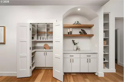 8937 NW Lovejoy St, Portland, OR 97229 - Photo 14