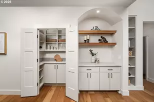 8937 NW Lovejoy St, Portland, OR 97229 - Photo 14