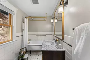 216 S Iowa St, Portland, OR 97239 - Photo 28