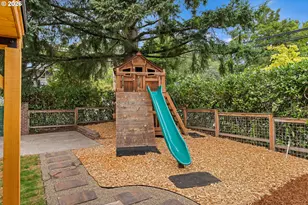 216 S Iowa St, Portland, OR 97239 - Photo 46