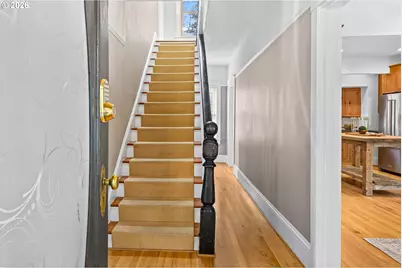 216 S Iowa St, Portland, OR 97239 - Photo 6