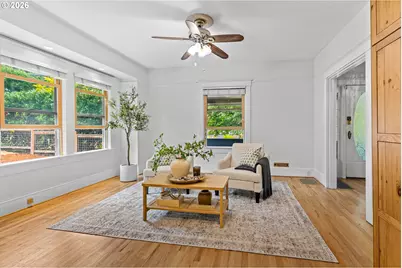 216 S Iowa St, Portland, OR 97239 - Photo 8