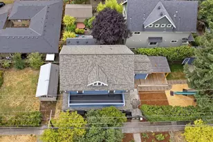 216 S Iowa St, Portland, OR 97239 - Photo 48