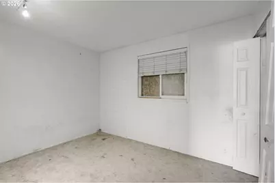 2360 Redwood Ave, Grants Pass, OR 97527 - Photo 10