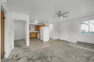 2360 Redwood Ave, Grants Pass, OR 97527 - Photo 4