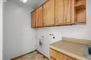 2360 Redwood Ave, Grants Pass, OR 97527 - Photo 8