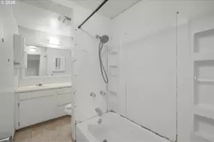 2360 Redwood Ave, Grants Pass, OR 97527 - Photo 12