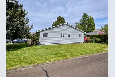 2207 Oregon Ct, Woodburn, OR 97071 - Photo 24