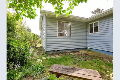 2207 Oregon Ct, Woodburn, OR 97071 - Photo 28