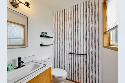 2207 Oregon Ct, Woodburn, OR 97071 - Photo 16