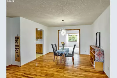2207 Oregon Ct, Woodburn, OR 97071 - Photo 6