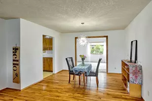 2207 Oregon Ct, Woodburn, OR 97071 - Photo 6