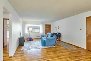 2207 Oregon Ct, Woodburn, OR 97071 - Photo 4