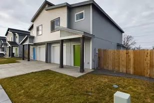 221 Merrick Ave, Umatilla, OR 97882 - Photo 2