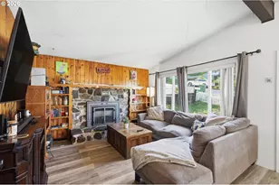 1604 E Taylor Ave, Cottage Grove, OR 97424 - Photo 6