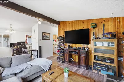 1604 E Taylor Ave, Cottage Grove, OR 97424 - Photo 8