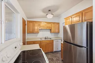 1604 E Taylor Ave, Cottage Grove, OR 97424 - Photo 14