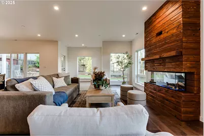 2240 W 25th Pl, Eugene, OR 97405 - Photo 18