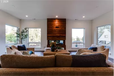 2240 W 25th Pl, Eugene, OR 97405 - Photo 16