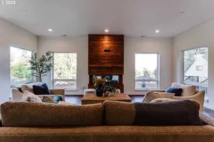 2240 W 25th Pl, Eugene, OR 97405 - Photo 16