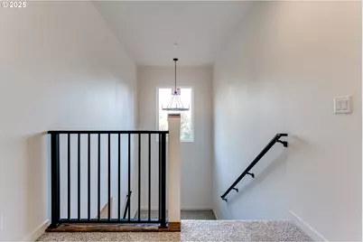 2240 W 25th Pl, Eugene, OR 97405 - Photo 26