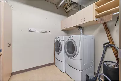 1221 SW 10th Ave #1205, Portland, OR 97205 - Photo 38