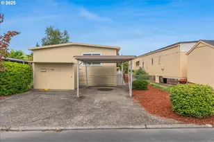 11768 SW Royal Villa Dr, Tigard, OR 97224 - Photo 2