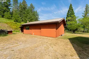 736 Ferguson Ln, Days Creek, OR 97429 - Photo 28