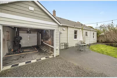 246 NW Freeman Ave, Hillsboro, OR 97124 - Photo 34