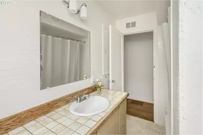 246 NW Freeman Ave, Hillsboro, OR 97124 - Photo 10