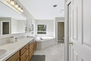 11996 SE Grand Vista Dr, Clackamas, OR 97015 - Photo 30