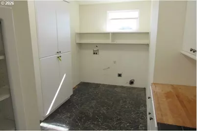 29820 Mary St, Gold Beach, OR 97444 - Photo 6