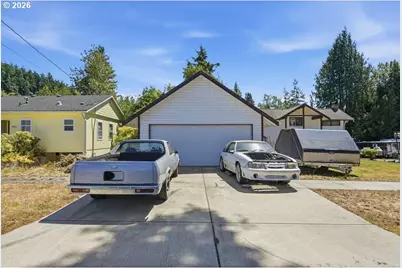 715 E 1st St, Coquille, OR 97423 - Photo 38