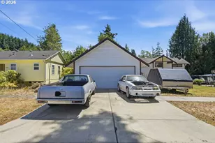 715 E 1st St, Coquille, OR 97423 - Photo 38