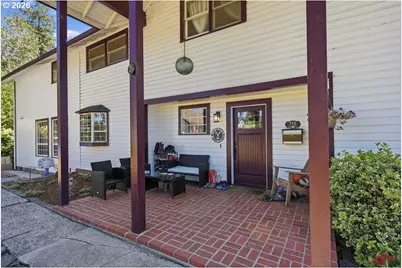 715 E 1st St, Coquille, OR 97423 - Photo 4