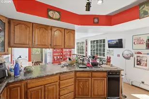 715 E 1st St, Coquille, OR 97423 - Photo 14