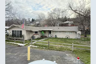 725 Cottonwood St, Arlington, OR 97812 - Photo 1