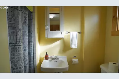 145 E Franklin Ave, Dayville, OR 97825 - Photo 28