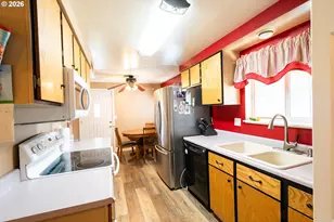 5209 G St, Springfield, OR 97478 - Photo 8