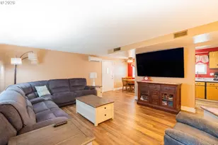 5209 G St, Springfield, OR 97478 - Photo 4