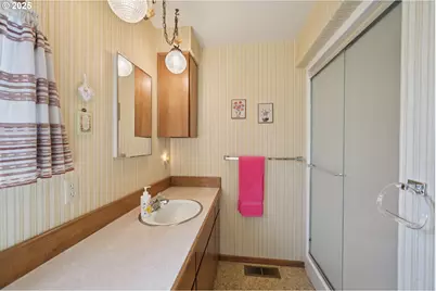 8050 SW 103rd Ave, Beaverton, OR 97008 - Photo 22