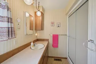 8050 SW 103rd Ave, Beaverton, OR 97008 - Photo 22