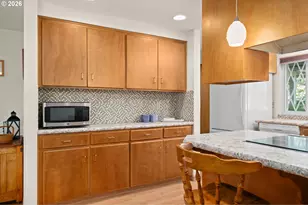 2210 NE 156th Ave, Portland, OR 97230 - Photo 10