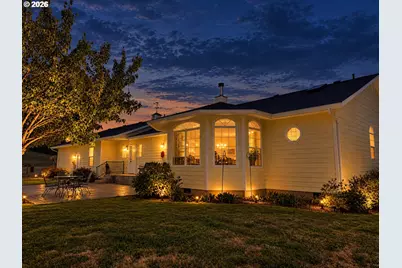 221 Foster Ln, Roseburg, OR 97470 - Photo 4