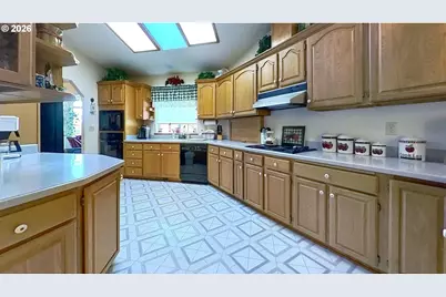221 Foster Ln, Roseburg, OR 97470 - Photo 16