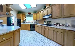 221 Foster Ln, Roseburg, OR 97470 - Photo 16